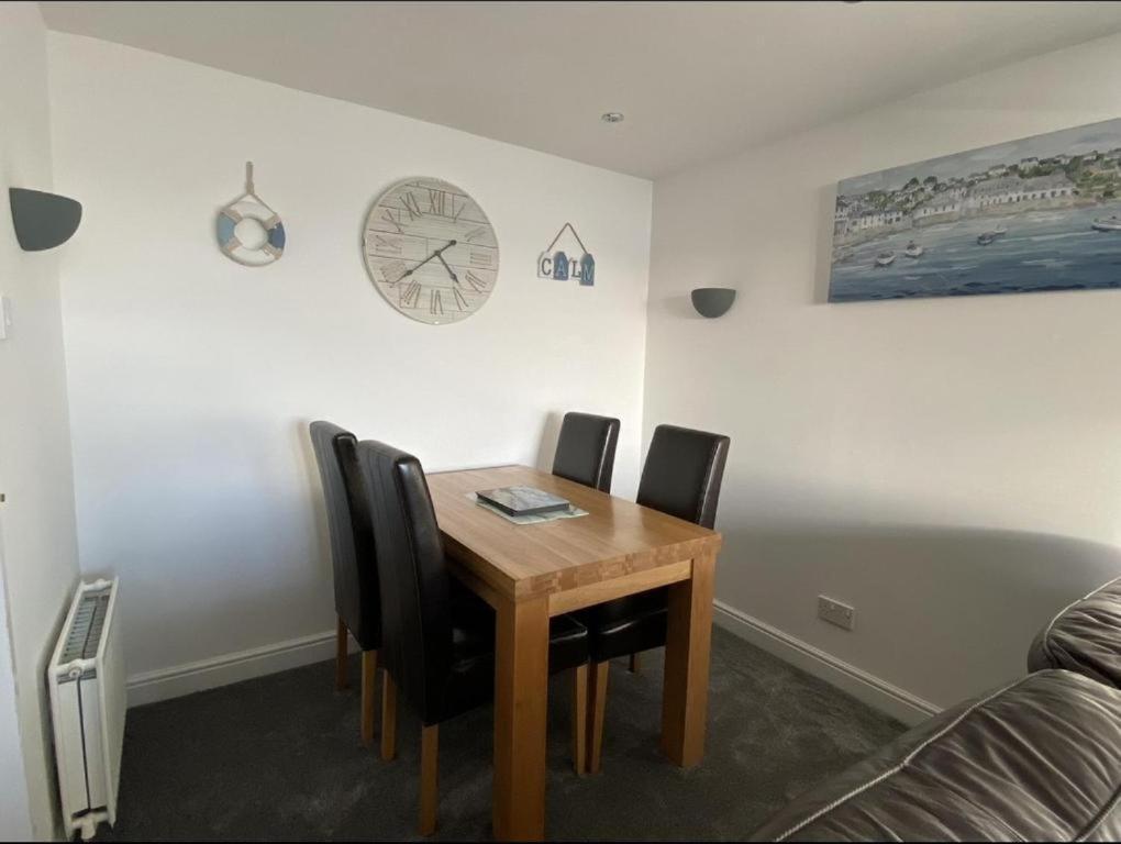 Super Prime Luxury Waterfront View Dbay By Tba Lejlighed Saint Davids  Eksteriør billede